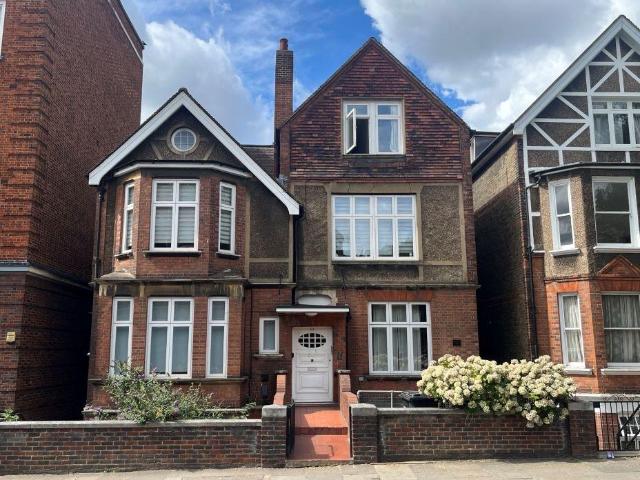 Flat for sale in West Hampstead, Greater London