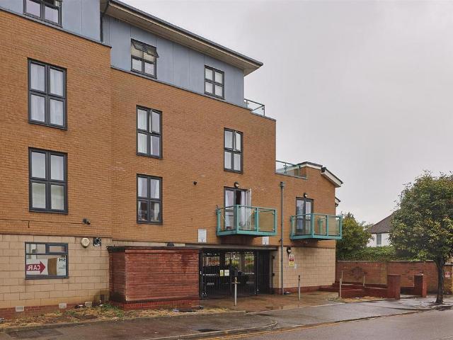 Flat for sale in Greater London