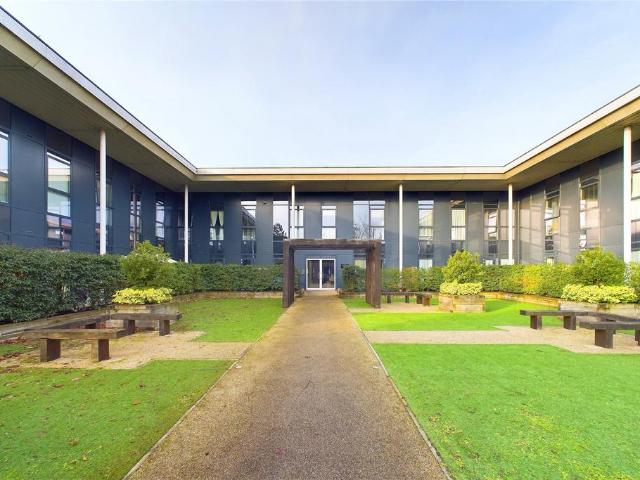 Flat for sale in Maidenhead