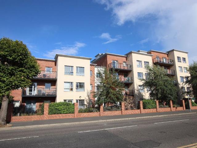 Flat for sale in Dale Hill, Essex