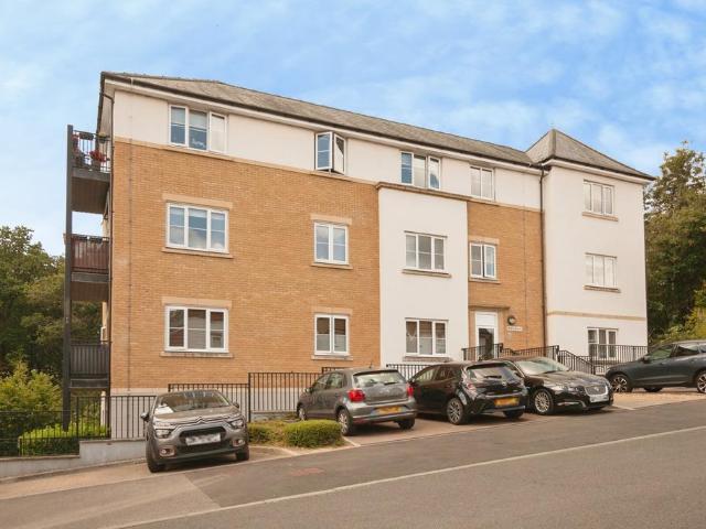 Flat for sale in Upper Bolnore, Mid Sussex