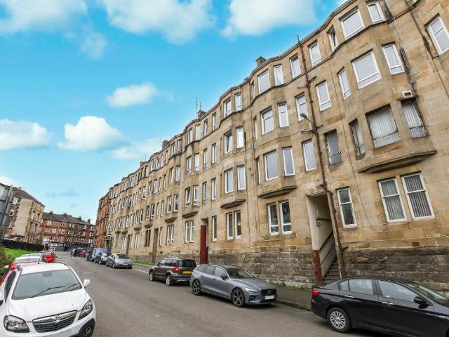 Flat for sale in Haghill, Glasgow