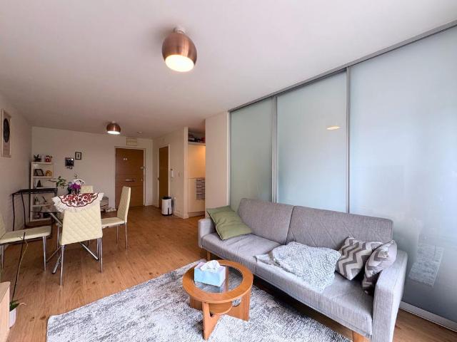 Flat for sale in Colindale, Greater London