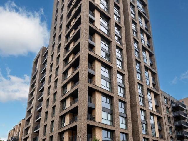 Flat for sale in London Borough of Lewisham, Deptford