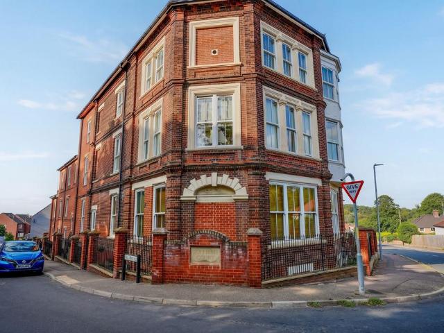 Flat for sale in Cromer, North Norfolk