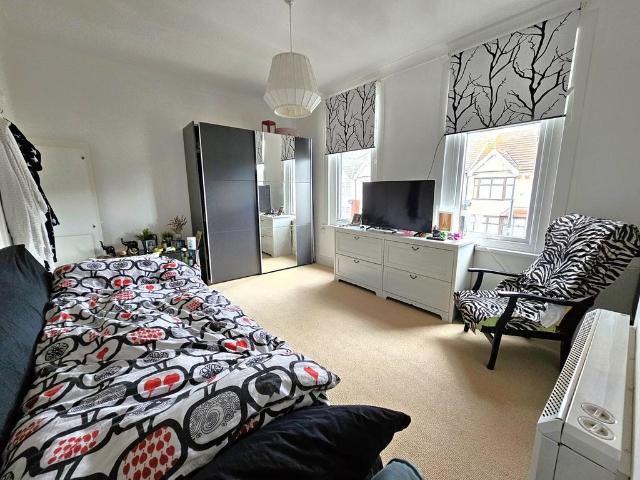 Flat for sale in Little Ilford, Greater London