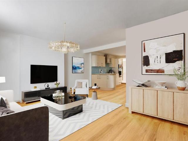 Flat for sale in North Kensington, Greater London