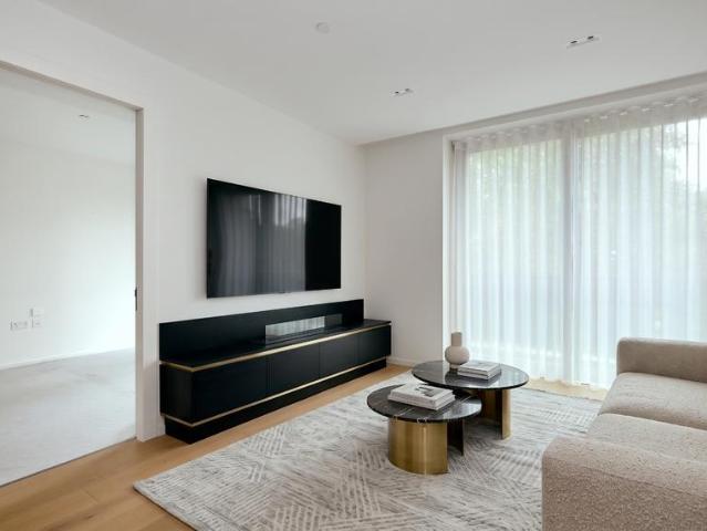 Flat for sale in West Kensington, Greater London