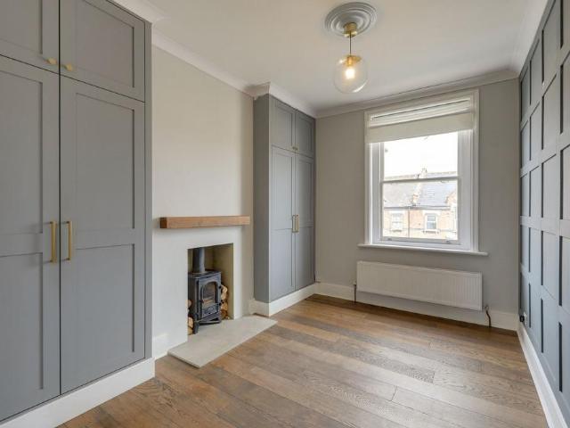 Flat for sale in London Borough of Lewisham, Greater London