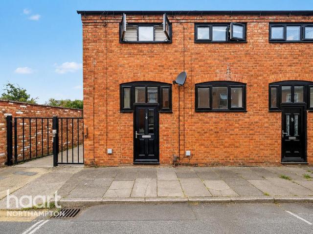 Flat for sale in Phippsville, Northampton