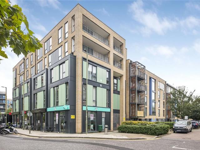 Flat for sale in Colindale, Greater London