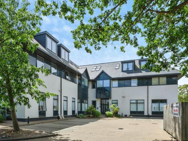 Flat for sale in Pachesham Park, Surrey