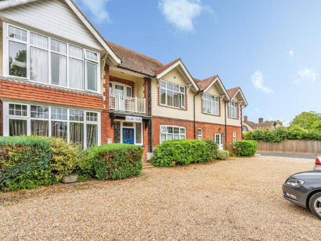 Flat for sale in West Barnham, Clapham