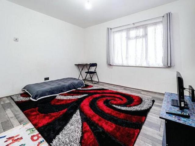 Flat for sale in Greater London