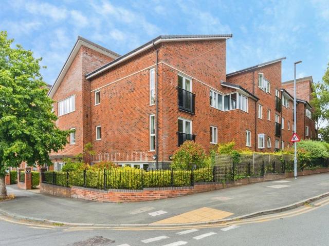 Flat for sale in Georgia, Greater Manchester