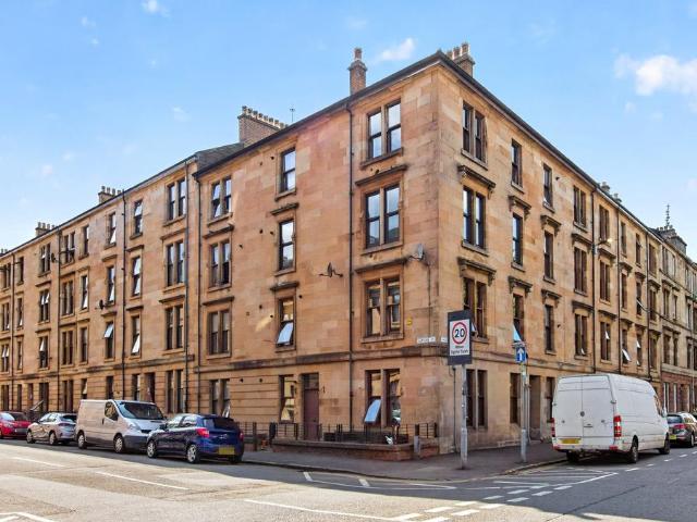 Flat for sale in Govanhill, Scotland
