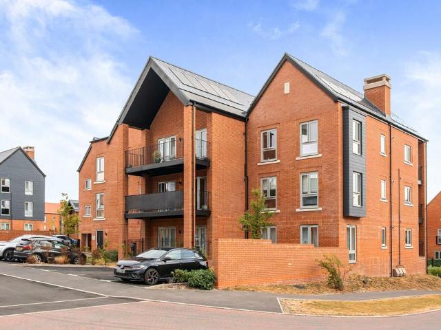 Flat for sale in Headbourne Worthy, Hampshire