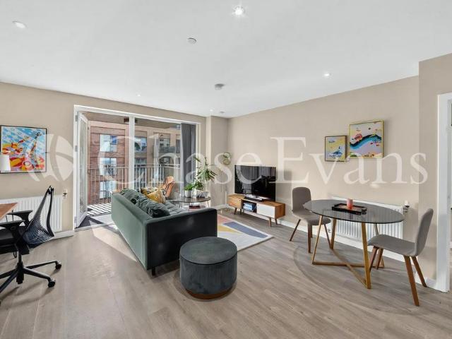 Flat for sale in Bromley-by-Bow, Limehouse
