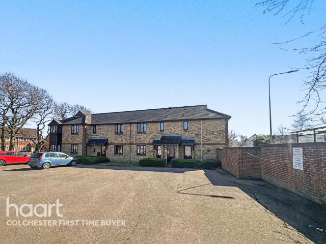 Flat for sale in Highwoods, Fordham Heath