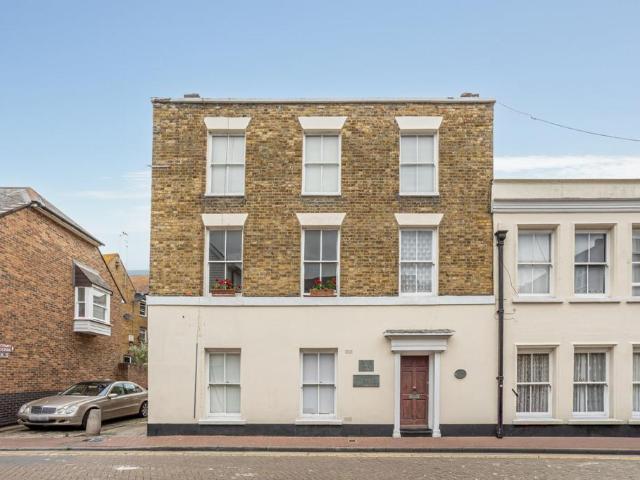 Flat for sale in Margate Old Town, Acol