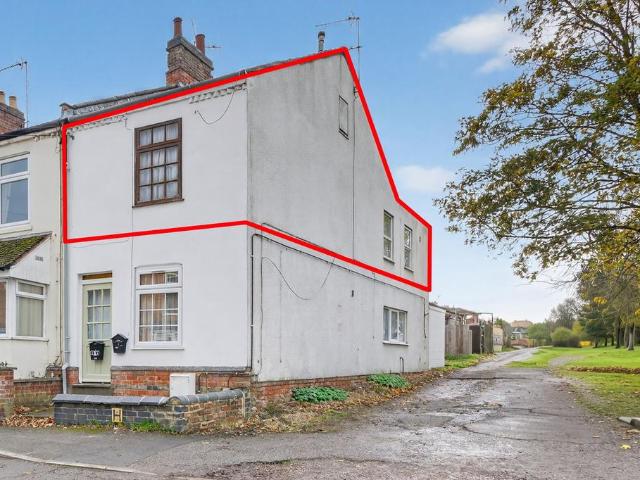 Flat for sale in Stanford On Avon, Leicestershire