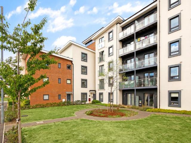 Flat for sale in Binfield