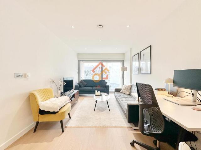 Flat for sale in Greenwich Peninsula, Greater London