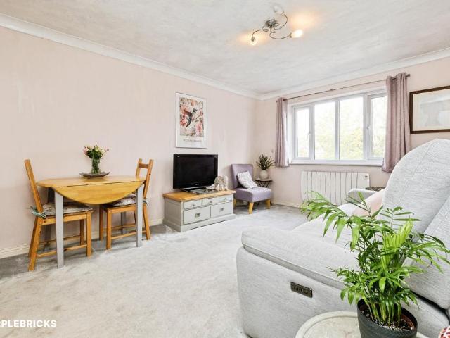 Flat for sale in London Borough of Havering, Greater London