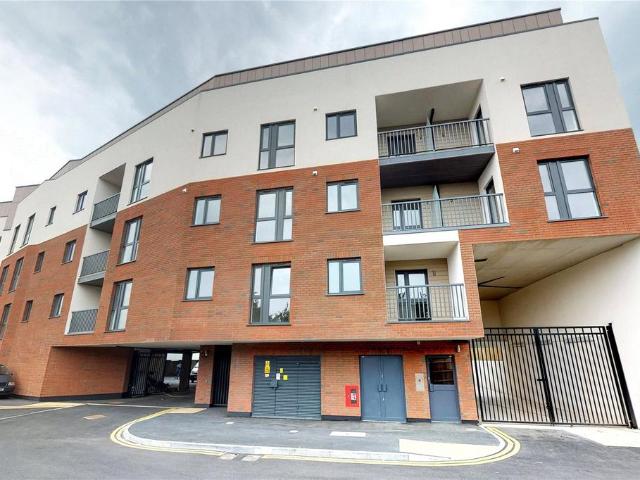 Flat for sale in Chalvey, Slough