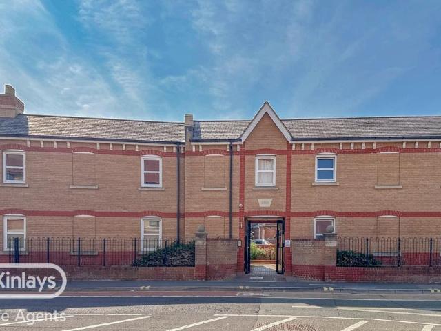 Flat for sale in North Town, Rumwell