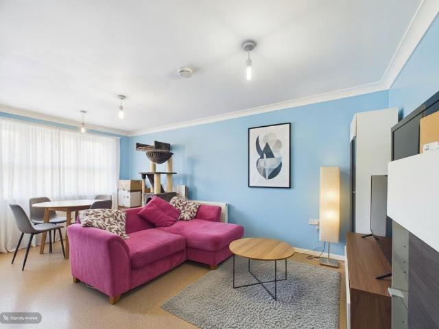 Flat for sale in Strood