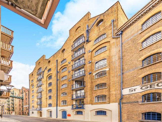 Flat for sale in Bermondsey, Greater London