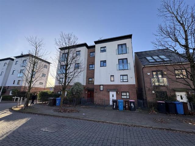Flat for sale in Salford, Greater Manchester