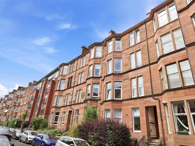Flat for sale in Shawmoss, Shawlands
