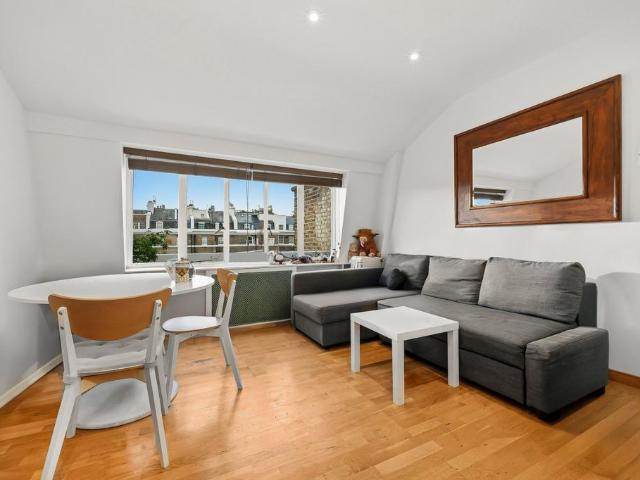Flat for sale in Paddington, Greater London