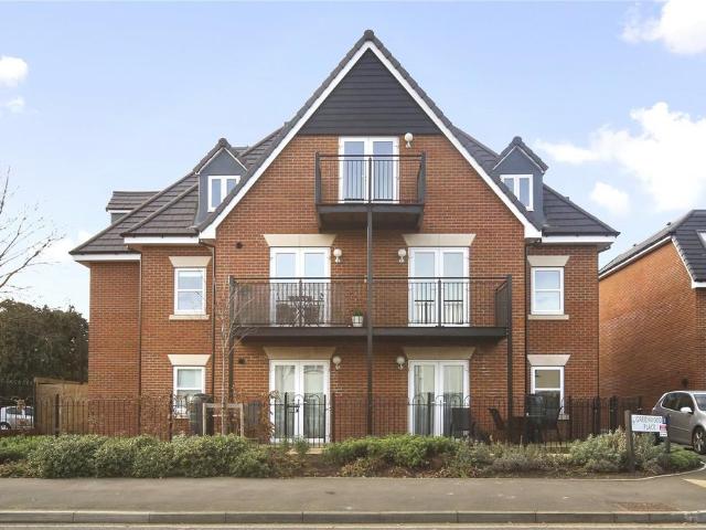 Flat for sale in Blackhills, Surrey