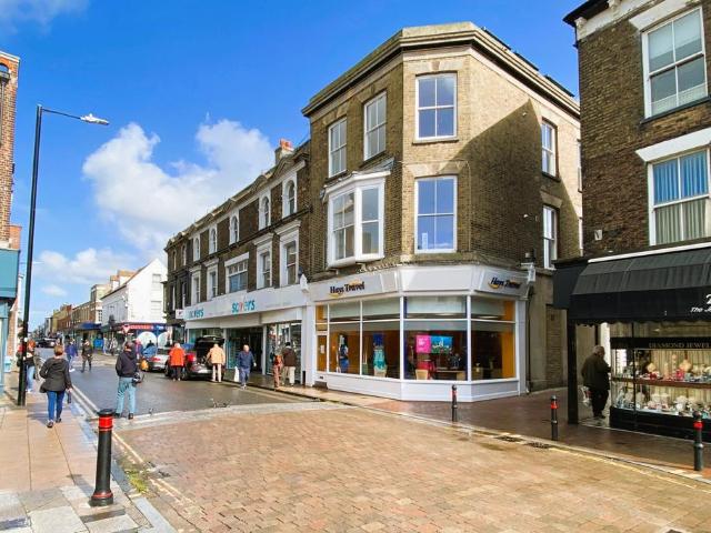 Flat for sale in Middle Deal, Ash