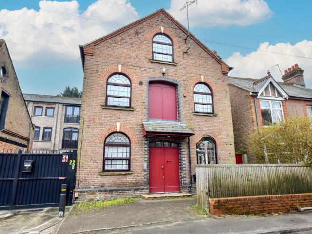 Flat for sale in Chesham