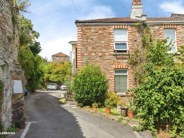 Flat for sale in Feckenham, City Of Bristol