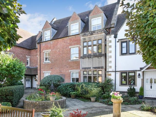 Flat for sale in Fossebridge, Gloucestershire