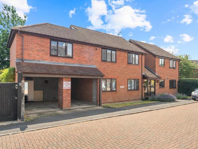 Flat for sale in King's Walden, Hertfordshire