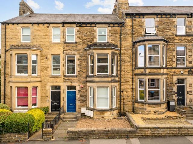 Flat for sale in Low Harrogate, Harrogate