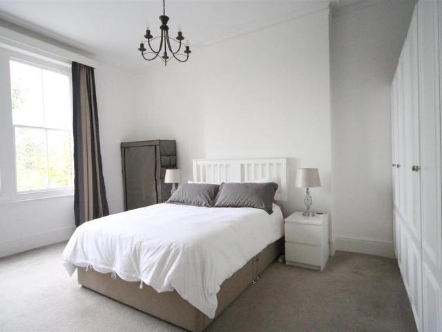 Flat for sale in South Hampstead, Greater London