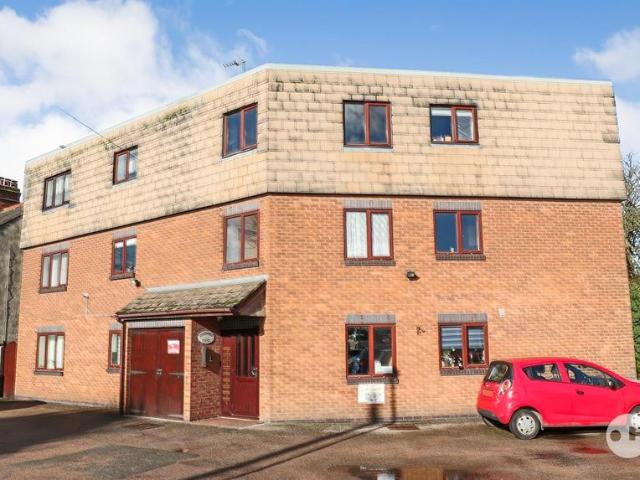 Flat for sale in Barwell, Barton