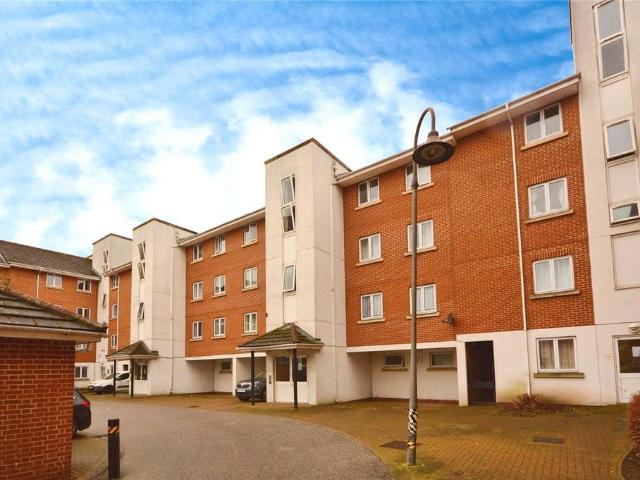 Flat for sale in Royal Borough of Greenwich, Greater London