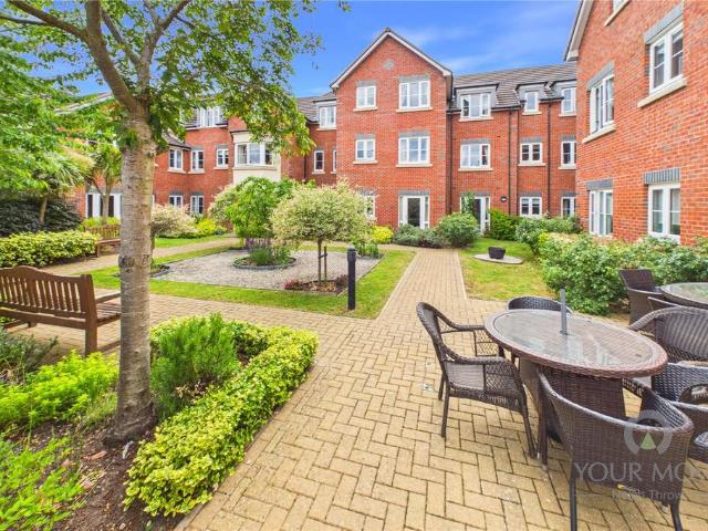 Flat for sale in Avondale, Kettering