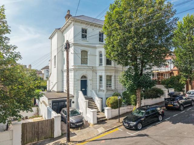 Flat for sale in West Hill, Brighton