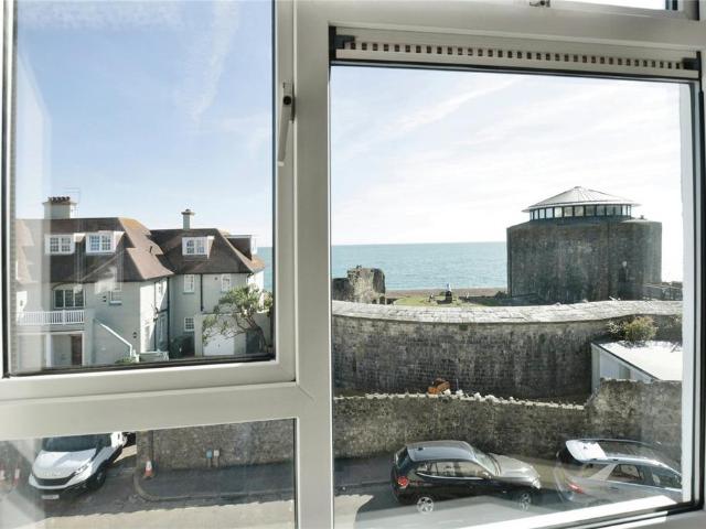 Flat for sale in Golden Valley, Folkestone
