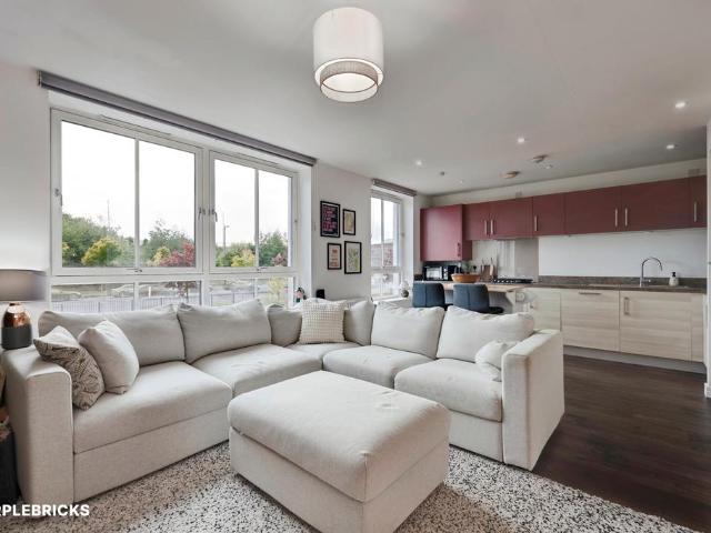 Flat for sale in Oatlands, Glasgow
