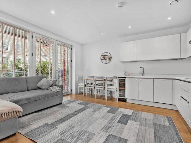 Flat for sale in Kensal Town, Greater London